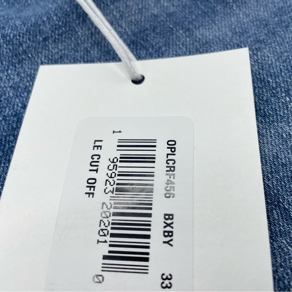 FRAME Le Cutoff Raw Fray Hem Denim Shorts in Bixby - Picture 9 of 11